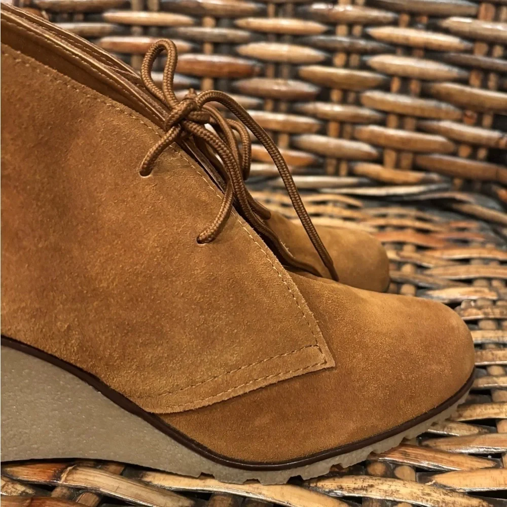 Kelsi Dagger Fanetta Women's Size 8 Brown Suede Wedge Ankle Lace Up